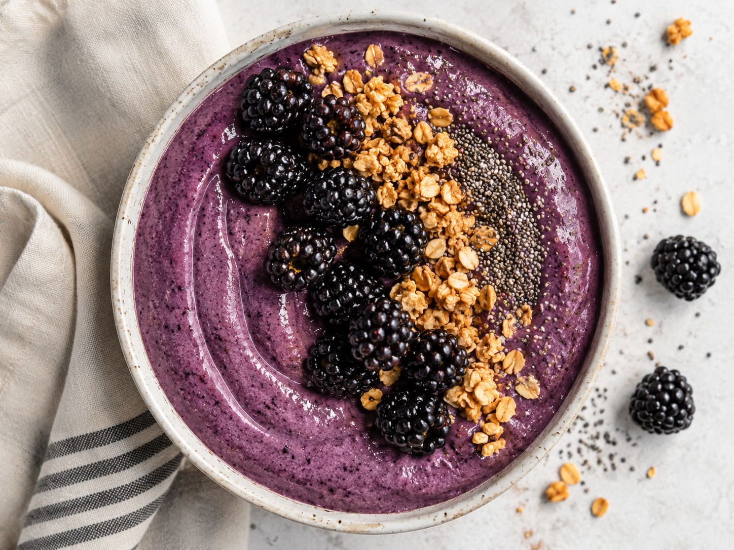 Blackberry Banana Smoothie Bowl